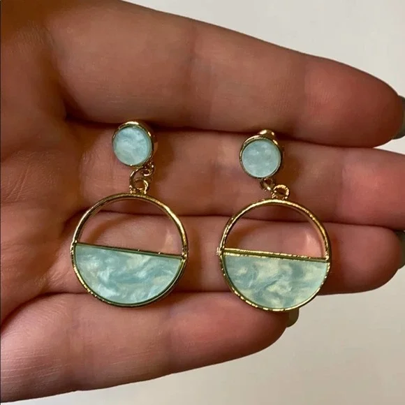 Pretty Crystal Blue Gold Circle Drop Earrings - Picture 3 of 6